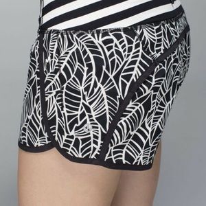 lululemon run times short 4”